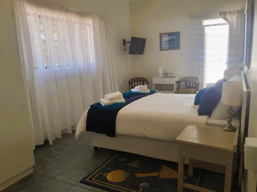 To Let 4 Bedroom Property for Rent in Country Club Western Cape